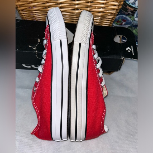 Converse All Stars- Women’s 7- New With A Call Out (See Description) - Picture 4 of 7